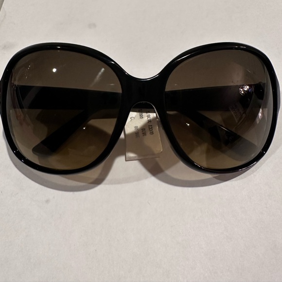 Gucci Sunglasses - Picture 4 of 15